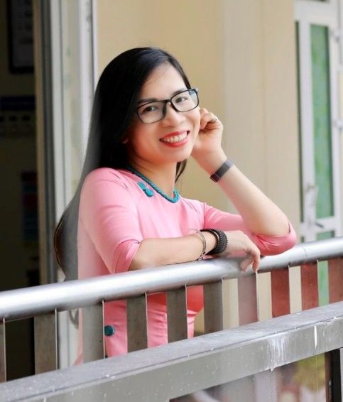 Cô giáo Bùi Bích Phượng trường Tiểu học Kim Đồng đạt giải thưởng “Nhà giáo Hà Nội tâm huyết, sáng tạo” năm học 2019 - 2020