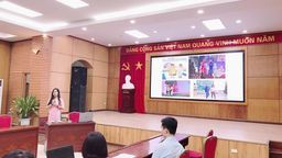Cô Bùi Bích Phượng  Giáo viên trường Tiểu học Kim Đồng (quận Ba Đình)  vinh dự tham gia vòng chung khảo xét duyệt giải thưởng "Nhà giáo HN tâm huyết, sáng tạo" lần thứ 4 năm học 2019-2020