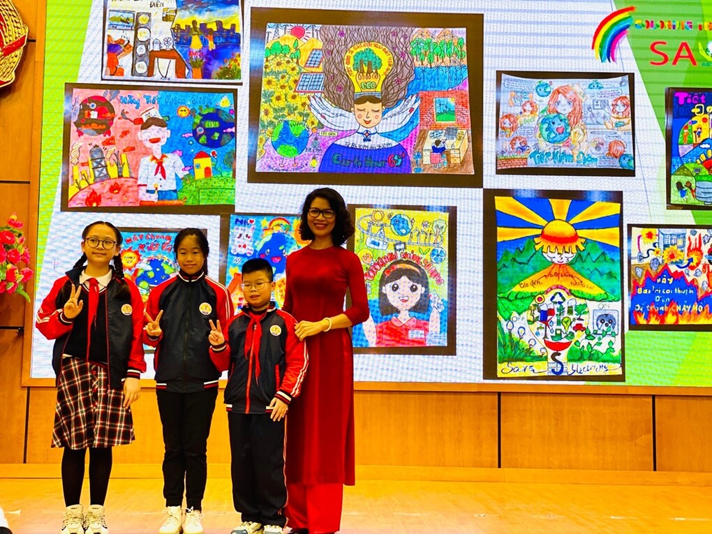 Học sinh trường Tiểu học Kim Đồng giành nhiều giải thưởng cao trong cuộc thi "Vẽ tranh tuyên truyền tiết kiệm điện" năm 2023