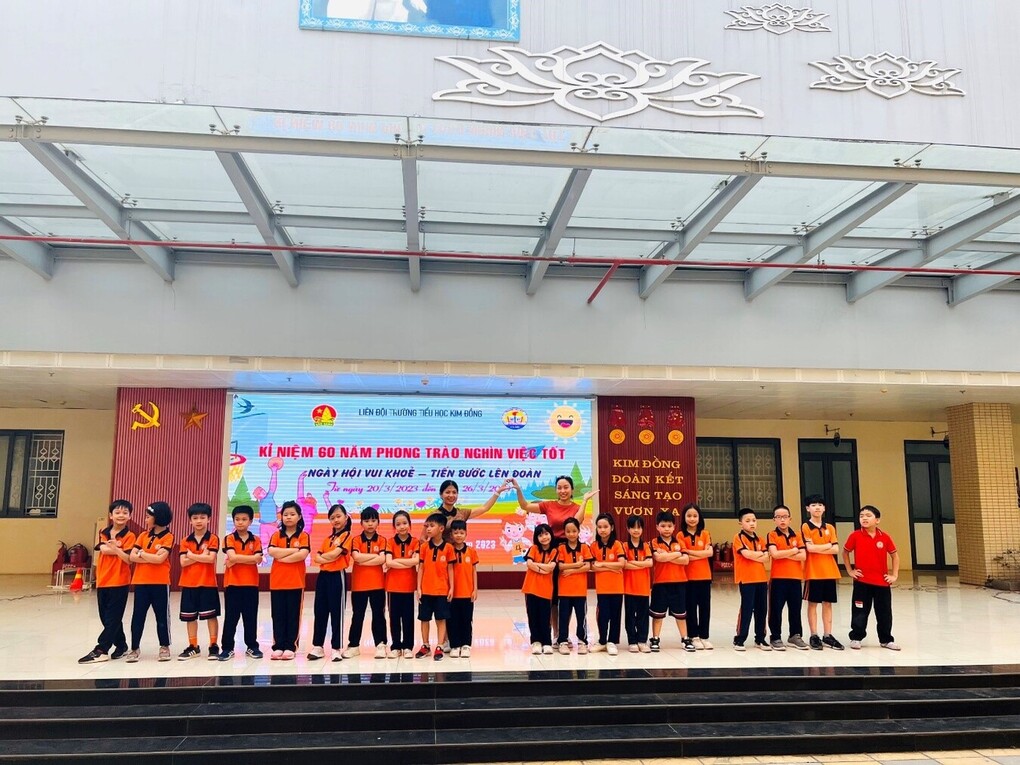 Lớp 2A3 trường Tiểu học Kim Đồng, Giảng Võ, Ba Đình hướng tới kỉ niệm 60 năm phong trào “Nghìn việc tốt” Với chủ đề “Ngày hội vui khỏe – Tiến bước lên Đoàn
