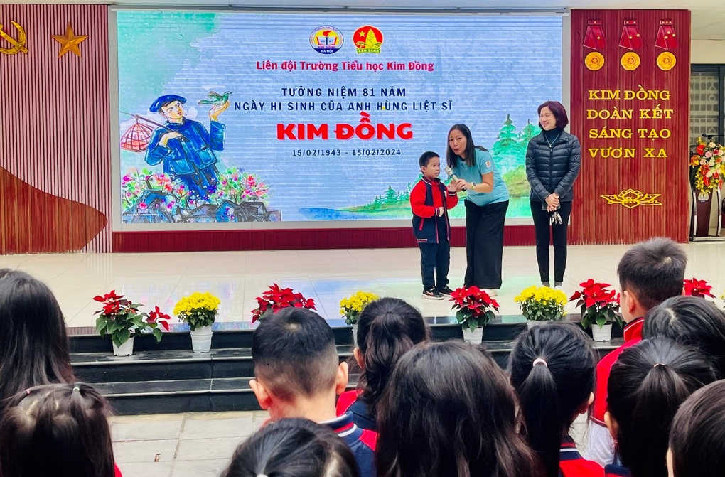 Trường Tiểu học Kim Đồng tổ chức hoạt động Tưởng niệm 81 năm ngày hi sinh của Anh hùng liệt sĩ Kim Đồng (15/2/1943- 15/2/2024)