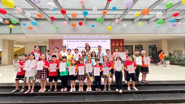 Học sinh khối 5 trường Tiểu học Kim Đồng tích cực, sôi nổi tham gia “ Ngày hội đọc sách”